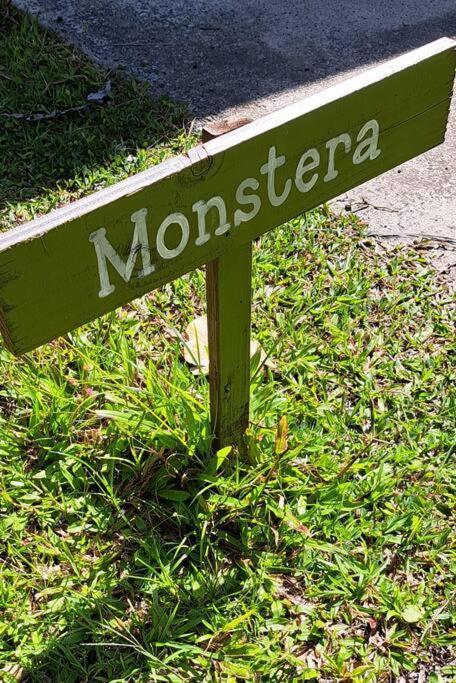 Monstera Bungalow, Spacious, King Bed, Big Kitchen Keaau Exteriör bild