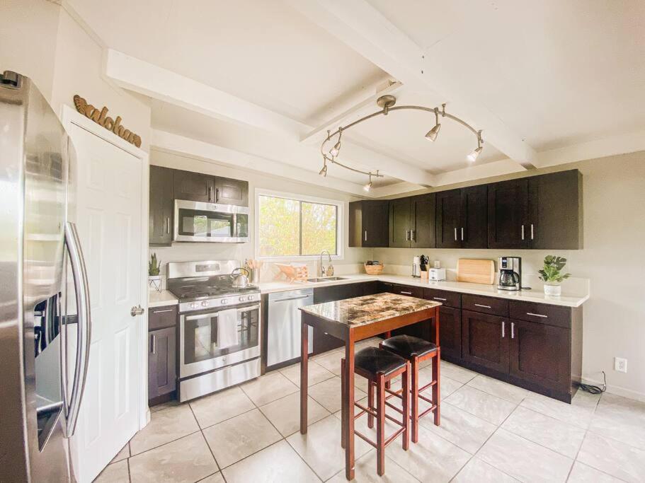 Monstera Bungalow, Spacious, King Bed, Big Kitchen Keaau Exteriör bild